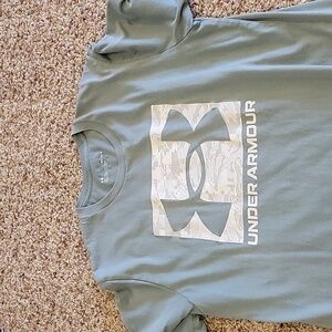 Mens underarmor tee